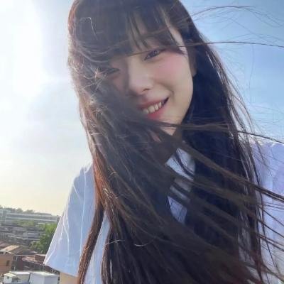沙滩上的夏娃